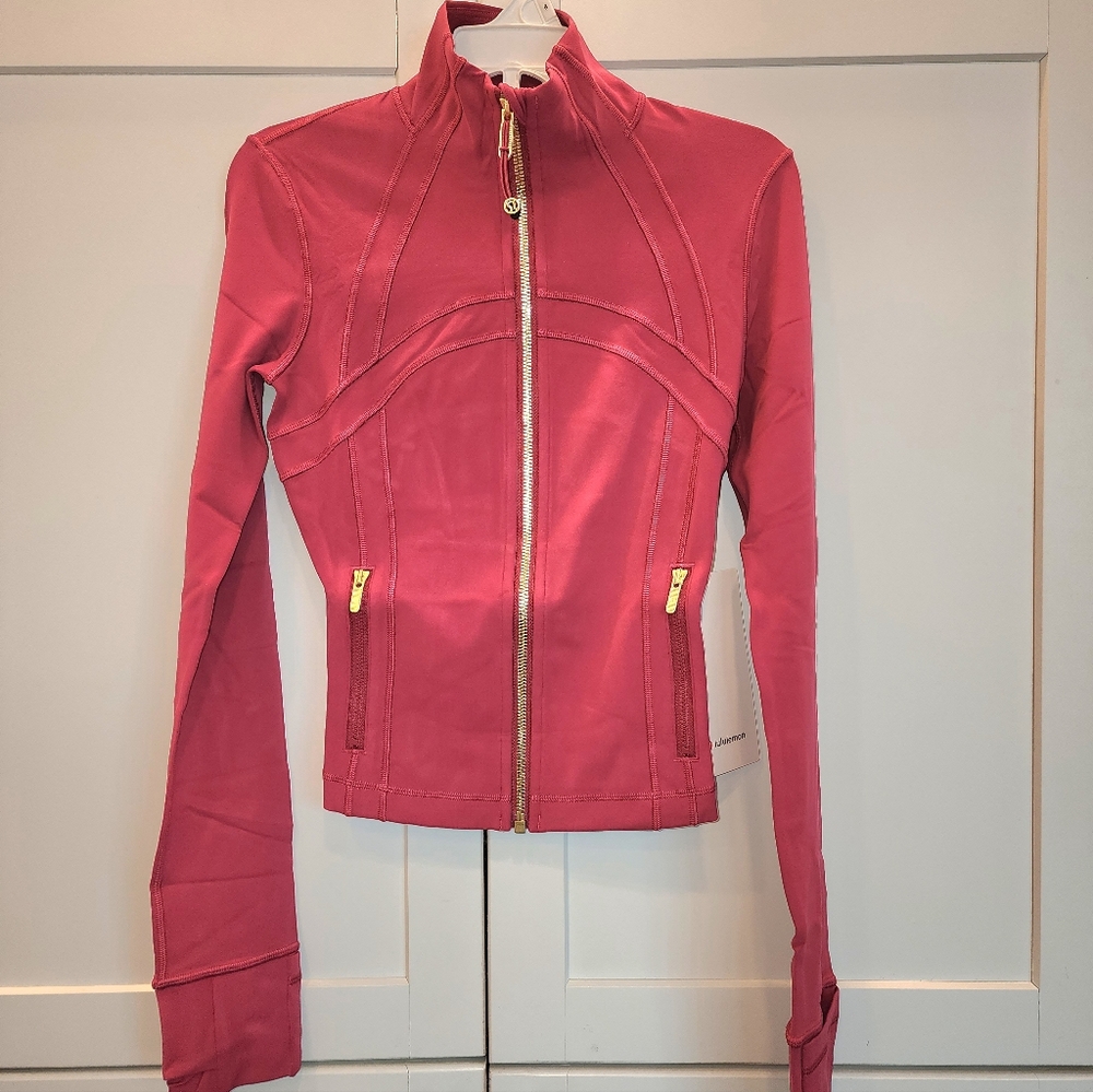 NWT New Lululemon Define Nulu Jacket Coat Magenta Smoke/Gold Pink Cropped Size 0
